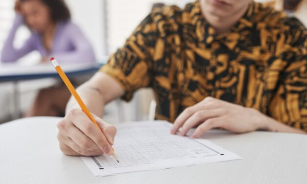 UNA abre curso para preparación a examen de admisión