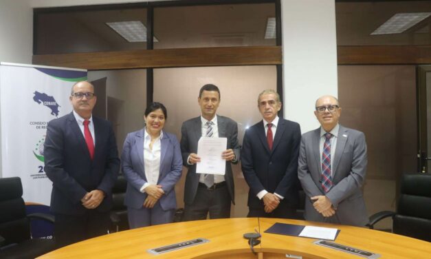 Ministros, rectores y representante Estudiantil inicia reuniones con la Comisión de Enlace