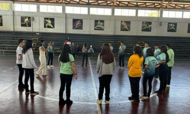 UNA promueve la inclusión y colaboración estudiantil en gira educativa