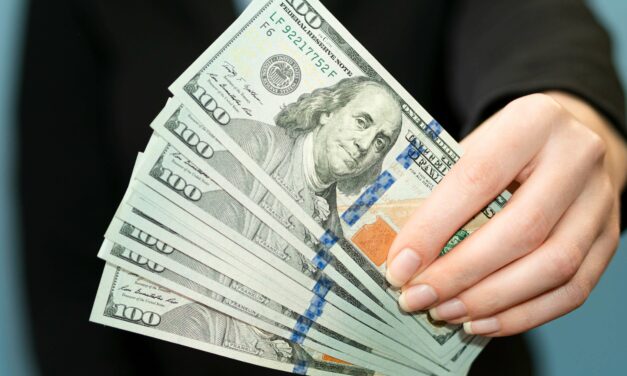 Precio del dólar sube, pero perspectiva  es que bajará de nuevo