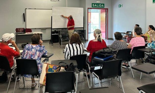 Taller literario impulsa derechos humanos en personas mayores