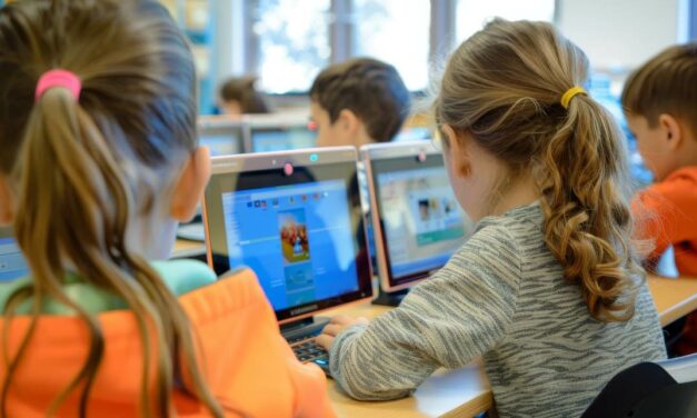 UNA investiga cómo integrar la tecnología en la gestión educativa