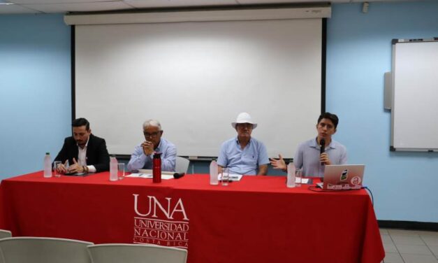 Discutieron sobre vínculo universidad y sociedad