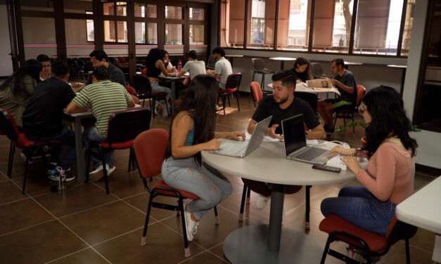 Tres décadas de apoyo a los estudiantes