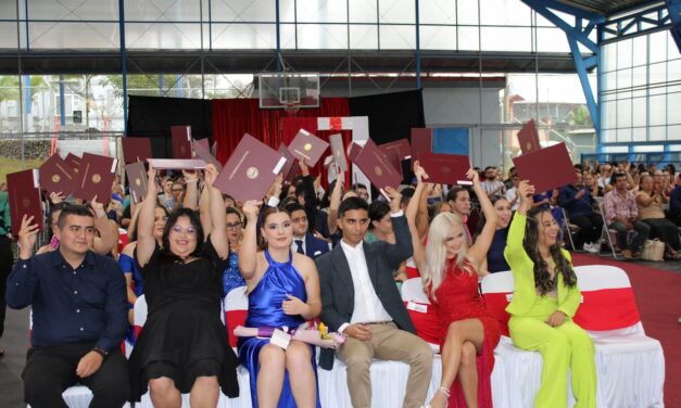 “Superé una depresión y gracias a la U, hoy me estoy graduando”