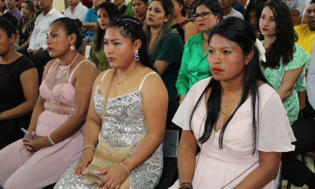8 horas de ida y 8 de regreso: el camino de una cabécar para lograr su título