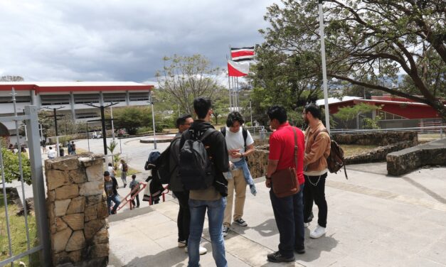 UNA destina ₡1.170 millones adicionales para becas y permanencia estudiantil