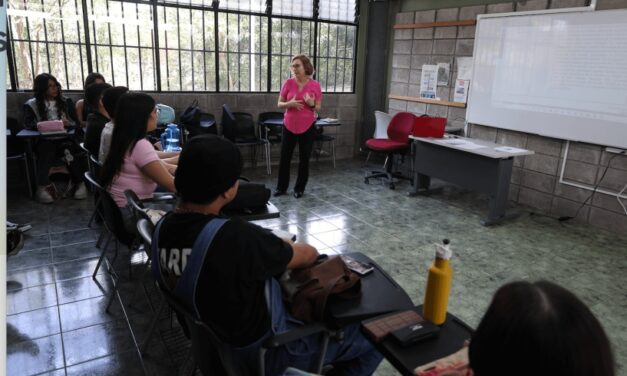 UNA transforma la enseñanza con sistema de formación pedagógica y aprendizaje digital