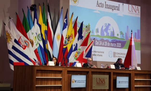 Tierra, mar y territorios desde una perspectiva global