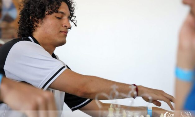 Estudiante de la UNA Sebasthian Agüero gana oro en ajedrez universitario
