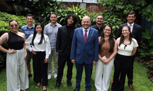 ¡Orgullo UNA! Historias de excelencia y superación