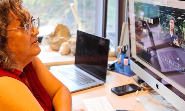 Floribeth Vega Solano: La voz que tranquiliza cuando la Tierra se mueve