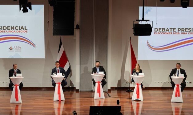 UNA abrió espacio de diálogo con primer debate presidencial 2026