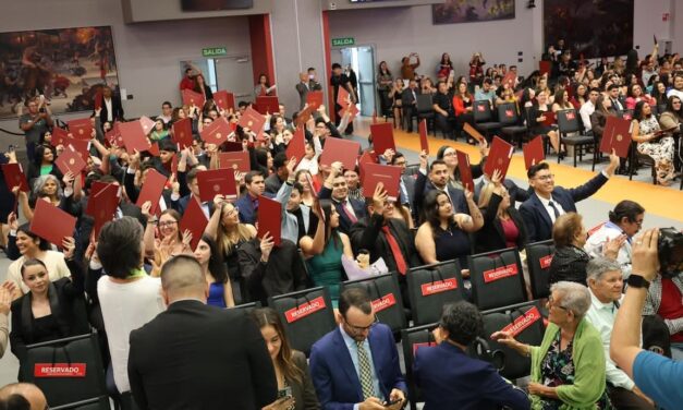 “Hoy son otras mascarillas las que nos detienen el aliento”