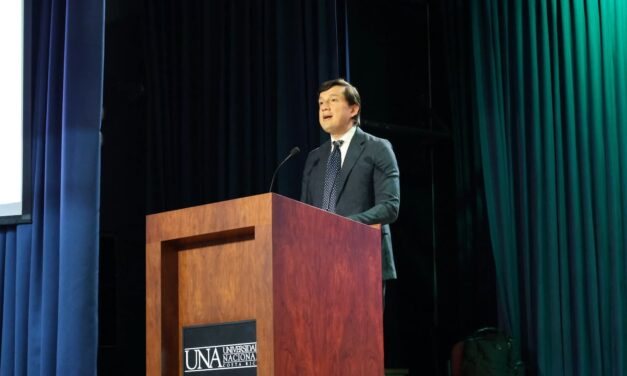 Estudiantes de colegios científicos destacan en Olimpiadas de Física