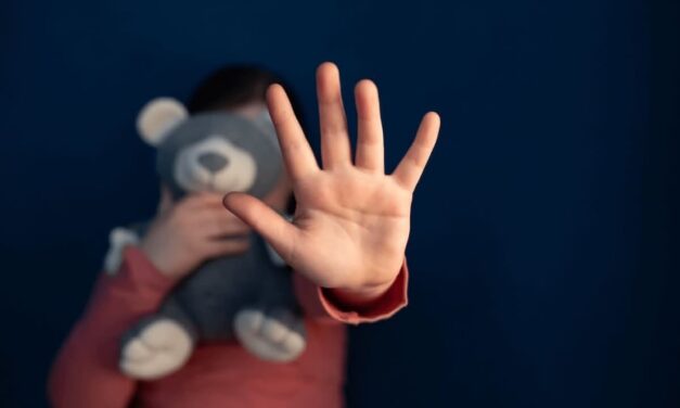 Mesa de Trabajo denuncia discursos regresivos que relativizan la violencia sexual contra menores de edad