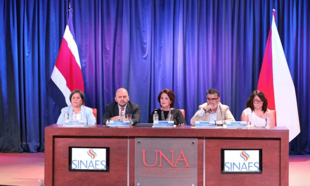 Tres carreras de la UNA obtienen reacreditación